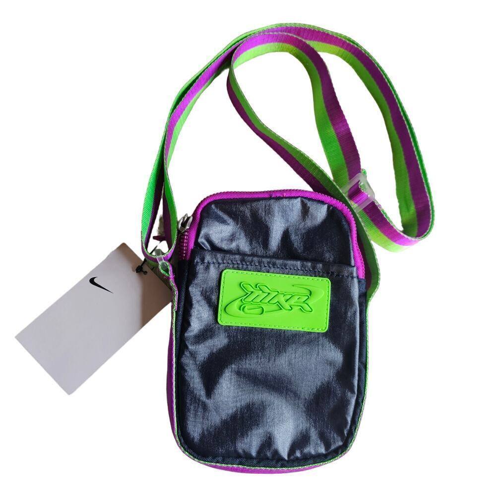 Nike NWT Small Crossbody bright bag. Active. Outdoors. Black Green.‎ Lightweight